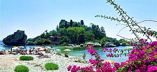 A long tour of the beauties of this fantastic land that welcomes millions of admirers from all over the world A long tour of the beauties of this fantastic land that welcomes millions of admirers from all over the world